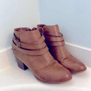 Brown women’s booties size 7.5